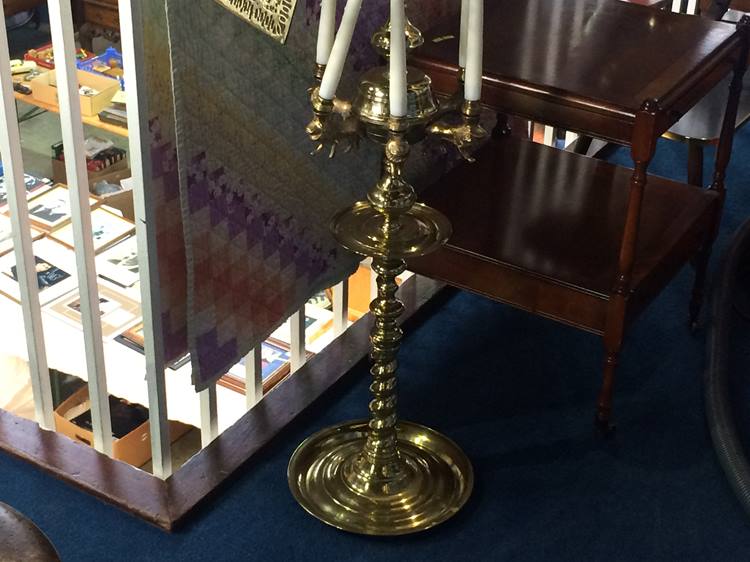 A large brass six branch candelabra - Image 3 of 3