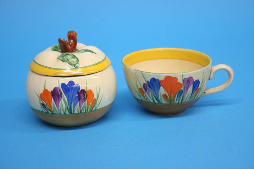 A Clarice Cliff 'Crocus' pattern preserve pot, two 'Crocus' preserve pots (no lids), a 'Crocus' - Image 9 of 9