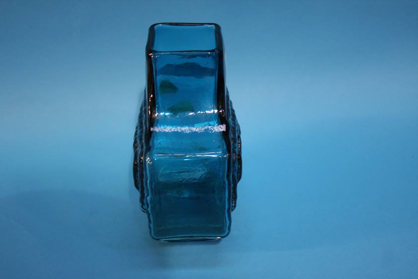 A Whitefriars Kingfisher blue TV vase. 17cm tall - Image 2 of 2