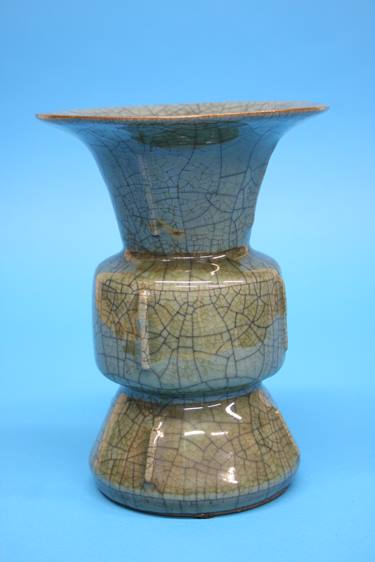 A 20th century Celadon GE type archaic GU vase, seal marks to base, 20cm height - Image 5 of 14