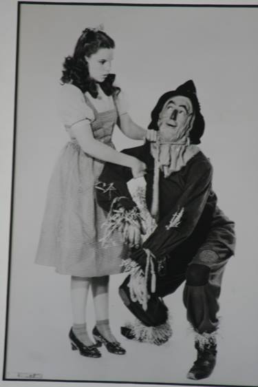 The Wizard of Oz, Ray Bolger (The Scarecrow) signed photograph, framed together with Dorothy (Judy - Image 4 of 8