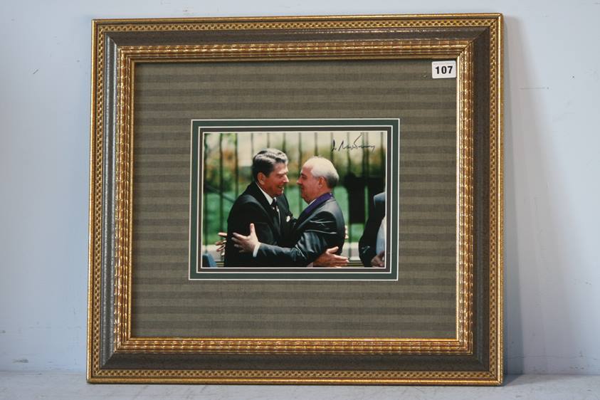 Mikhail Gorbachev Soviet Union president, signed photograph greeting President Reagan, mounted and - Image 4 of 6