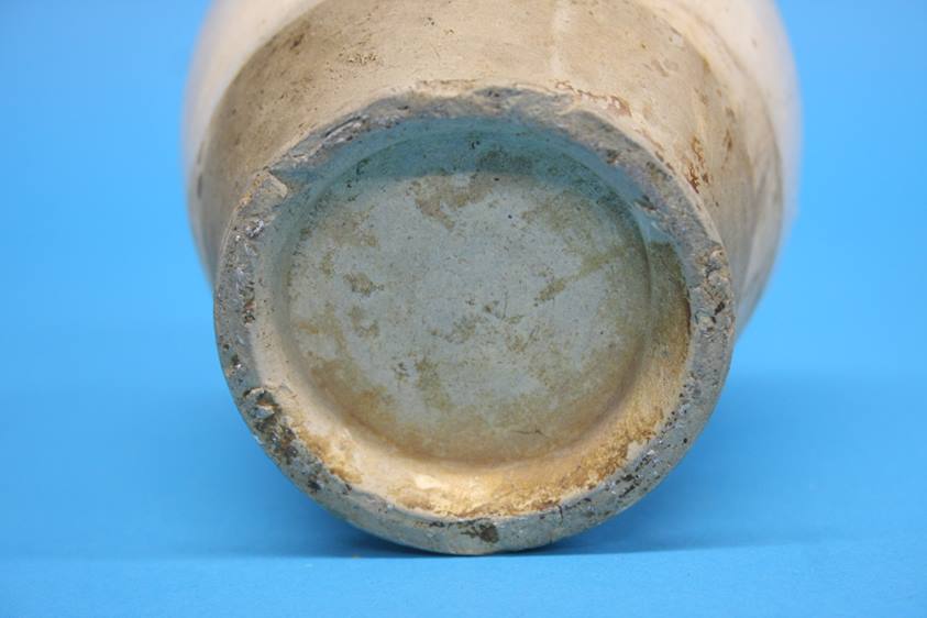 A Song Dynasty Cizhou bottle vase with cream glaze, the lower part with buff unglazed body, 20cm - Image 11 of 12