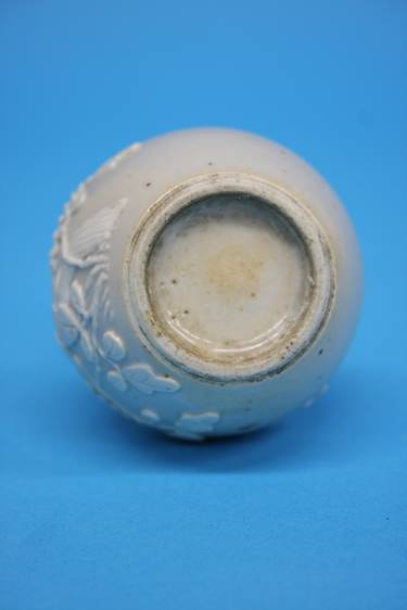 An 18th / 19th century Chinese bottle vase, decora - Image 8 of 10