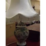 Classical style table lamp