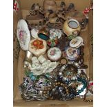 Mixed box to include costume jewellery