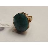18 carat yellow gold ring with green gemstone, 8.7