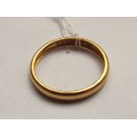 22 carat gold wedding band, 2.7 grams, size