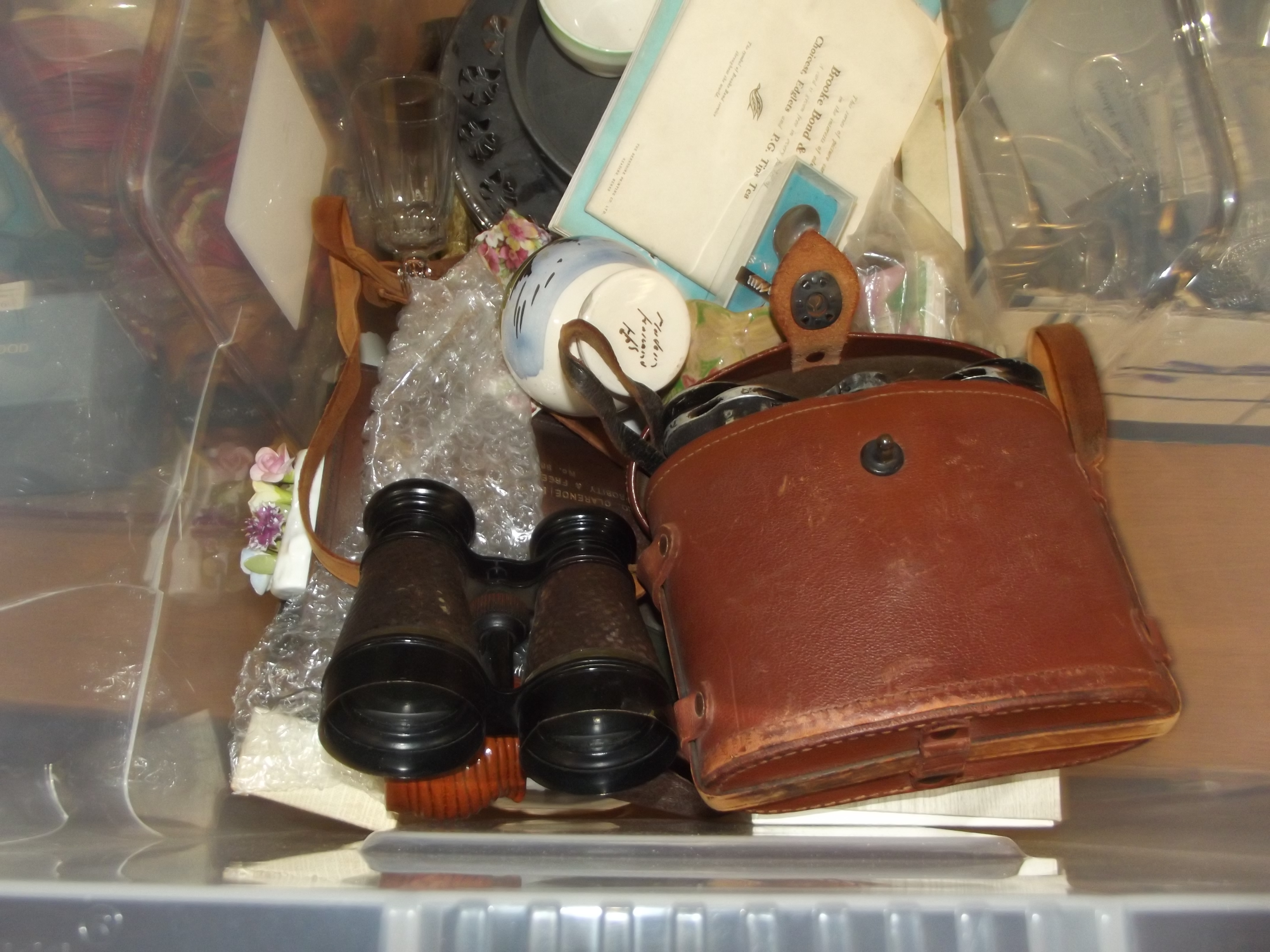 Assorted items to inlcude a pair of field glasses
