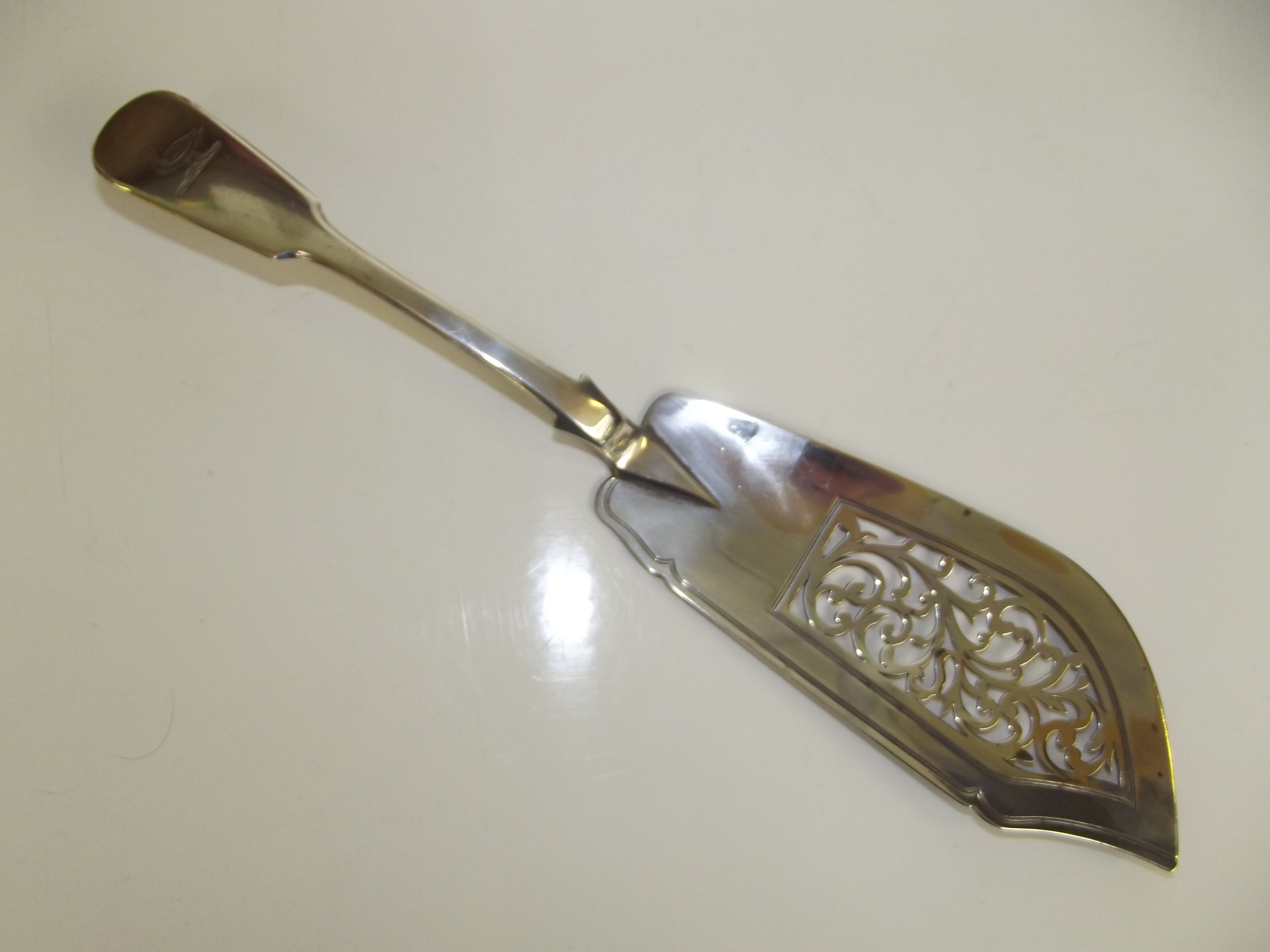 Victorian silver fiddle pattern fish slice with pi