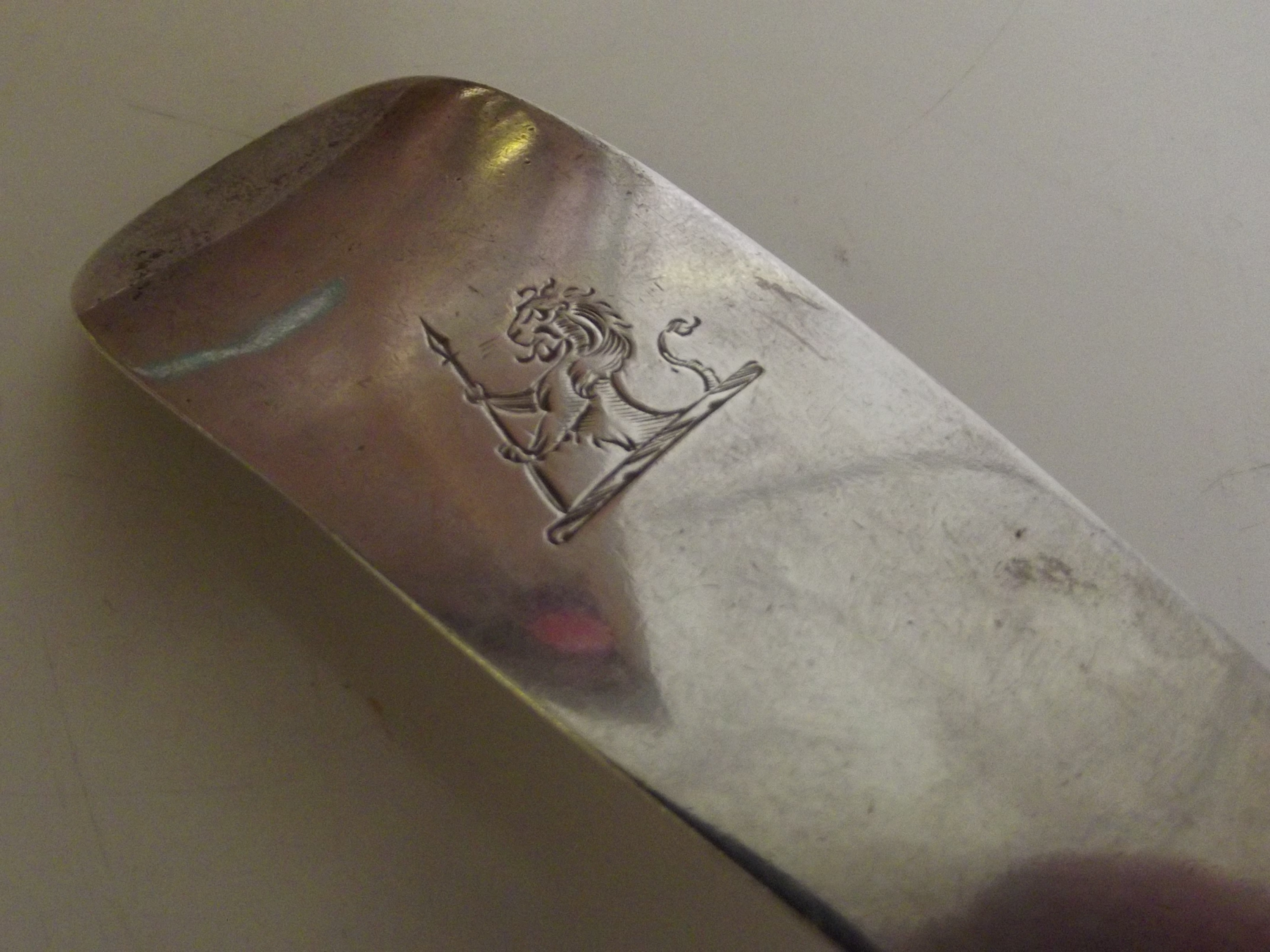 George III silver fiddle pattern serving spoon, en - Image 2 of 2