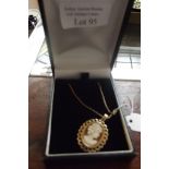 9 ct gold cameo pendant