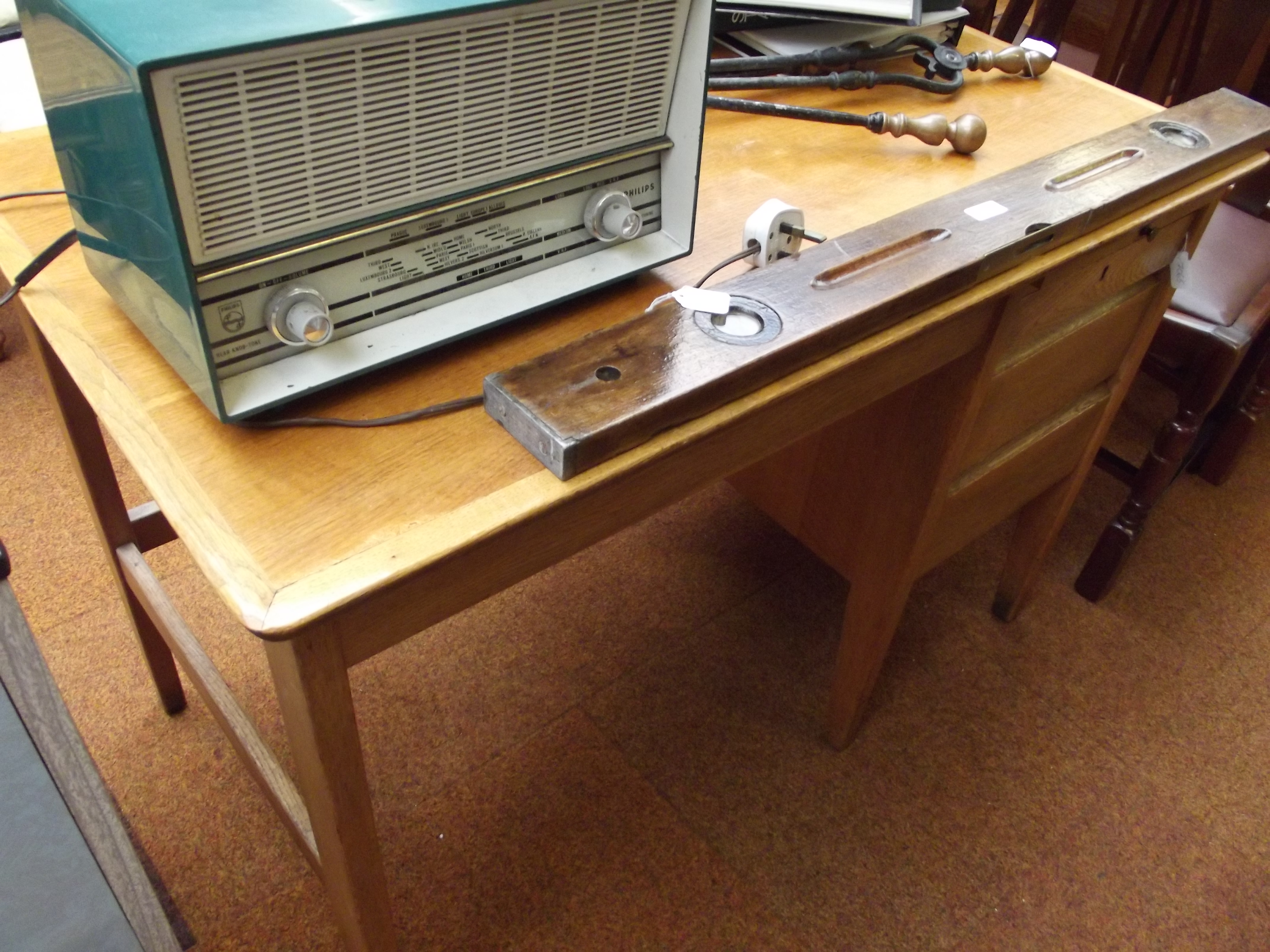 Retro single pedestal writing desk