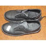 Pair of new size 8 steel toecap shoes