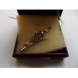 9 ct gold pin brooch