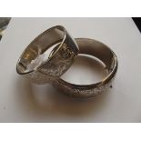 2 silver bangles, 75 grams