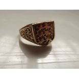 9 ct gold gent's England ring, 4.8 grams