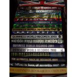 Collection of Guinness Book of Records annuals, fr