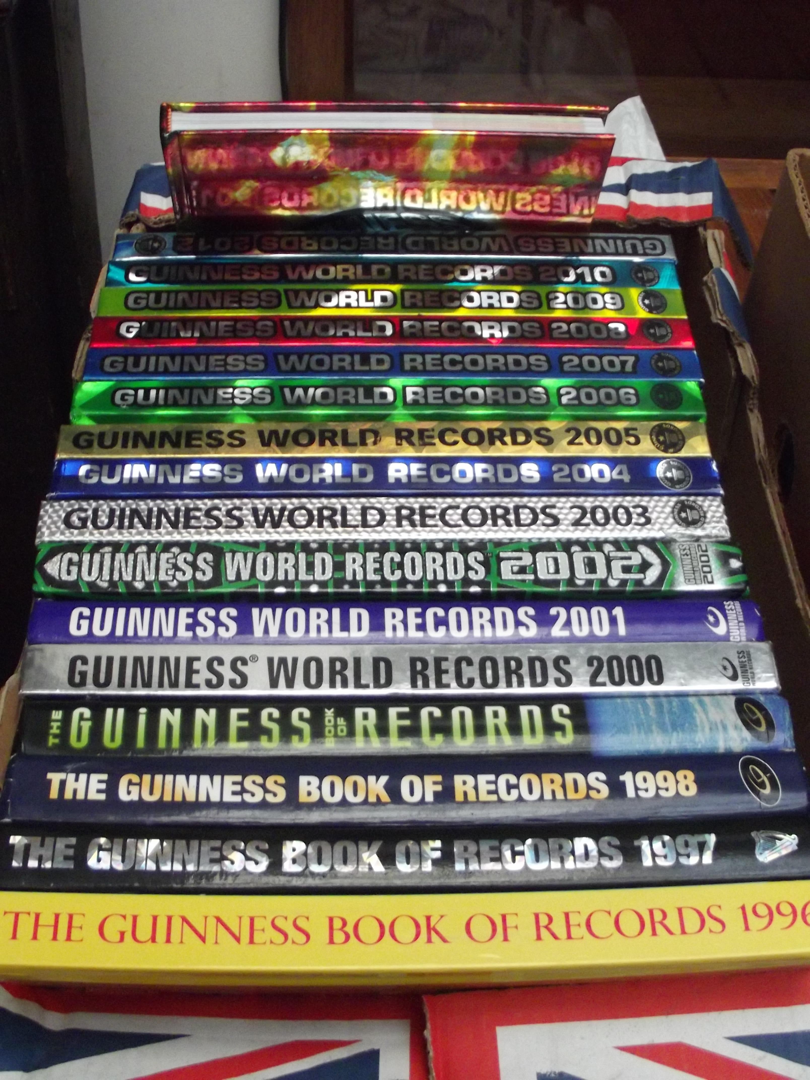 Collection of Guiness World of Record Annuals