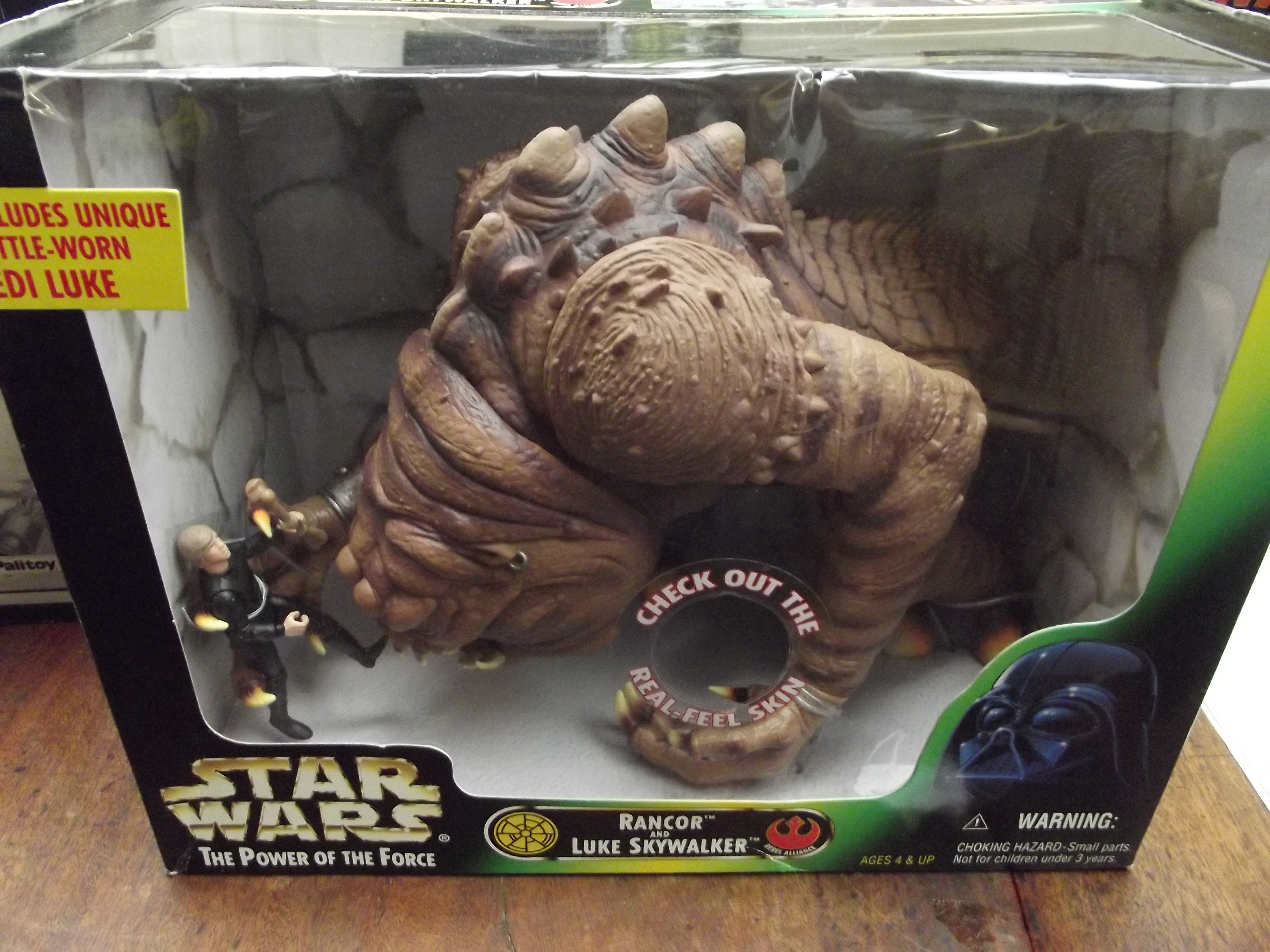 Star Wars Rancor and Luke Skywalker figure