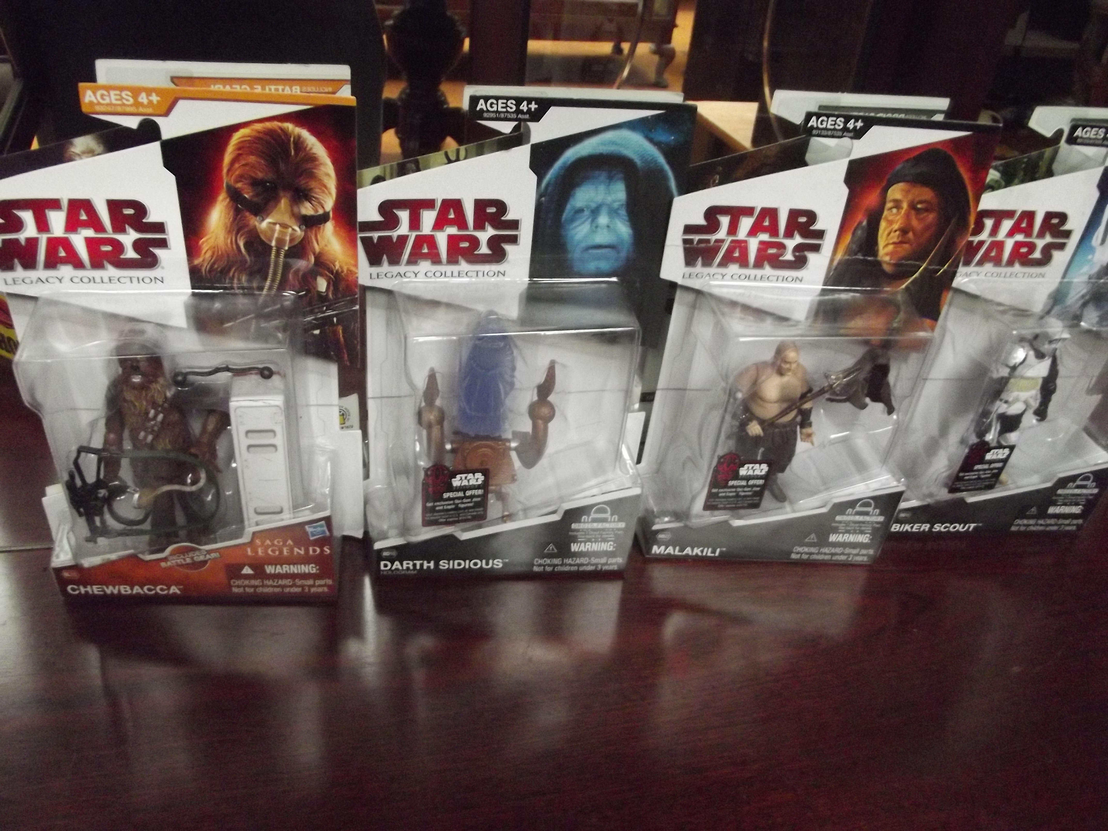 Collection of 4 Star Wars figures, Legacy collecti