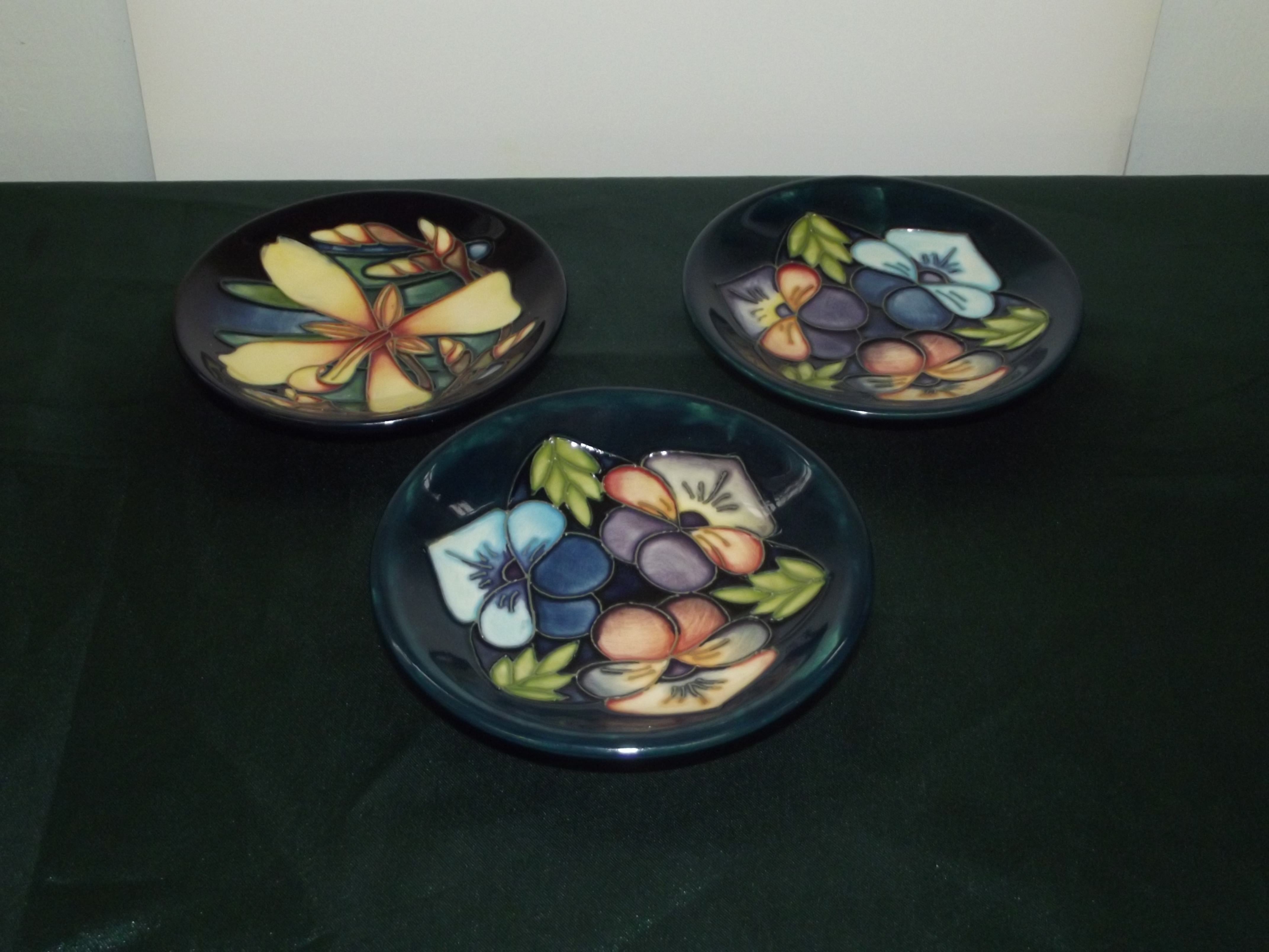 Pair of Moorcroft pin dishes in the Triple Choice