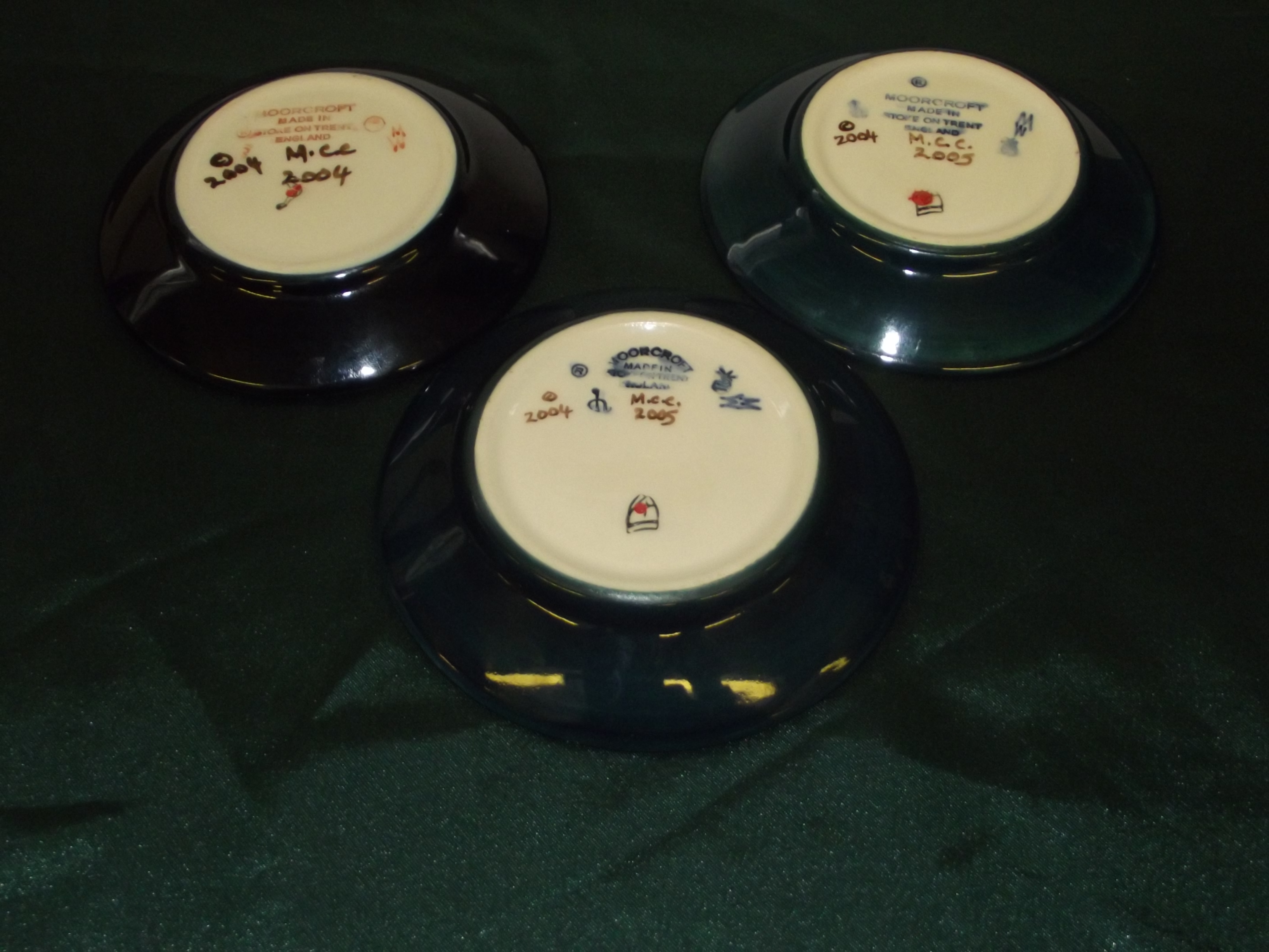 Pair of Moorcroft pin dishes in the Triple Choice - Image 2 of 2