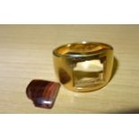 A large gentleman's 18ct Cartier ring (missing tiger's eye) NF5053