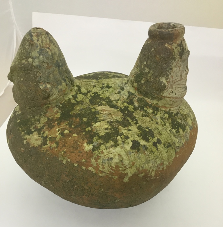 A South American Pottery Urn: Marajoara culture (flourishing 800-1400 AD). - Image 2 of 14