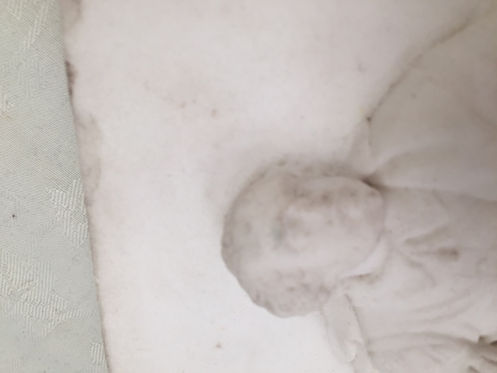 An Early 19th Century Carved Marble Frieze: Depicting a seated Shakespeare holding a pen and paper, - Image 6 of 7