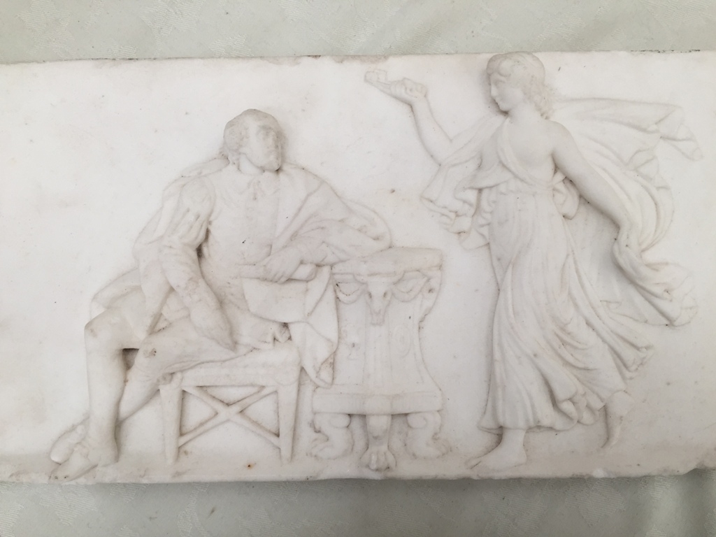 An Early 19th Century Carved Marble Frieze: Depicting a seated Shakespeare holding a pen and paper, - Image 7 of 7