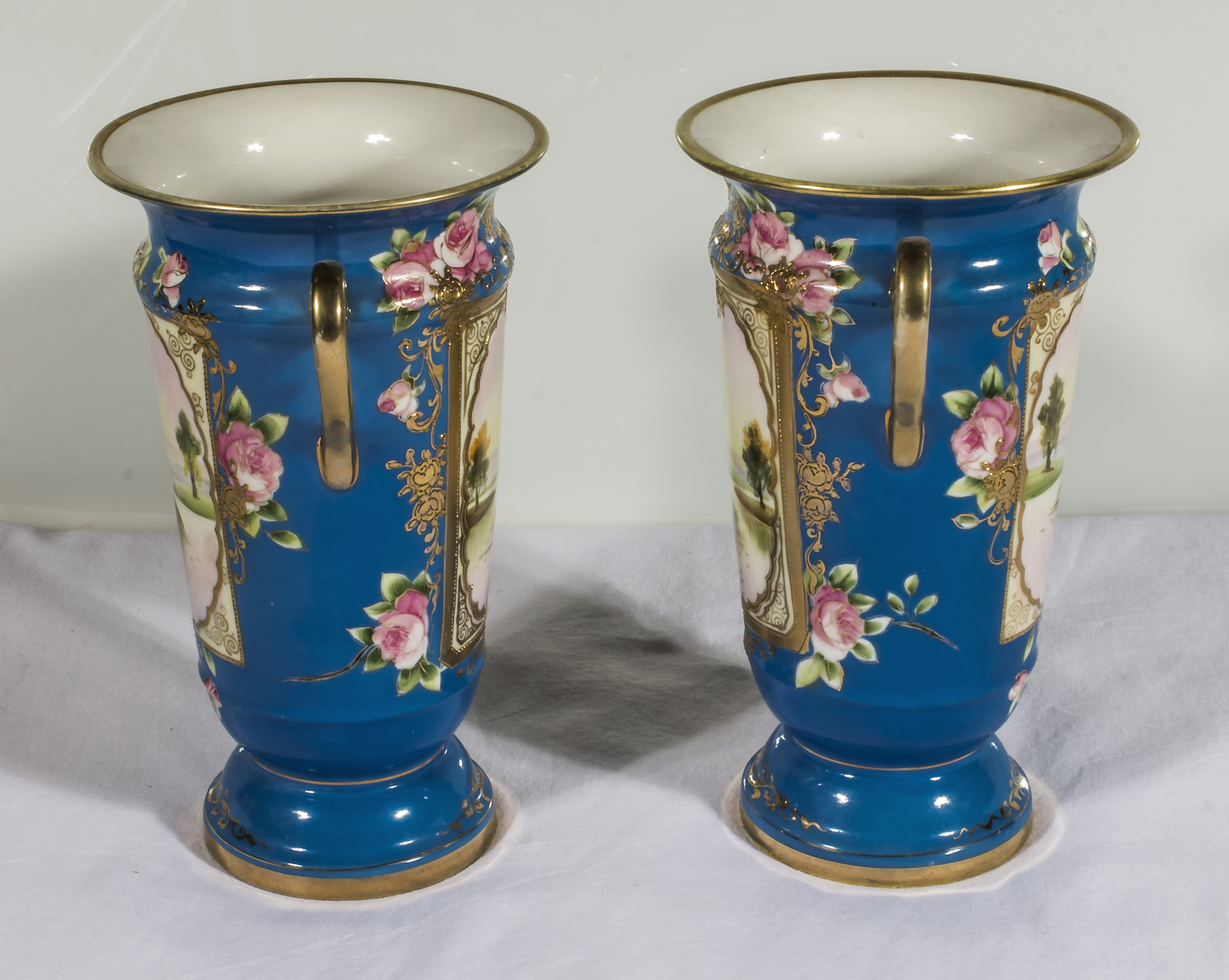 A pair of Noritake twin handled vases - Bild 4 aus 6