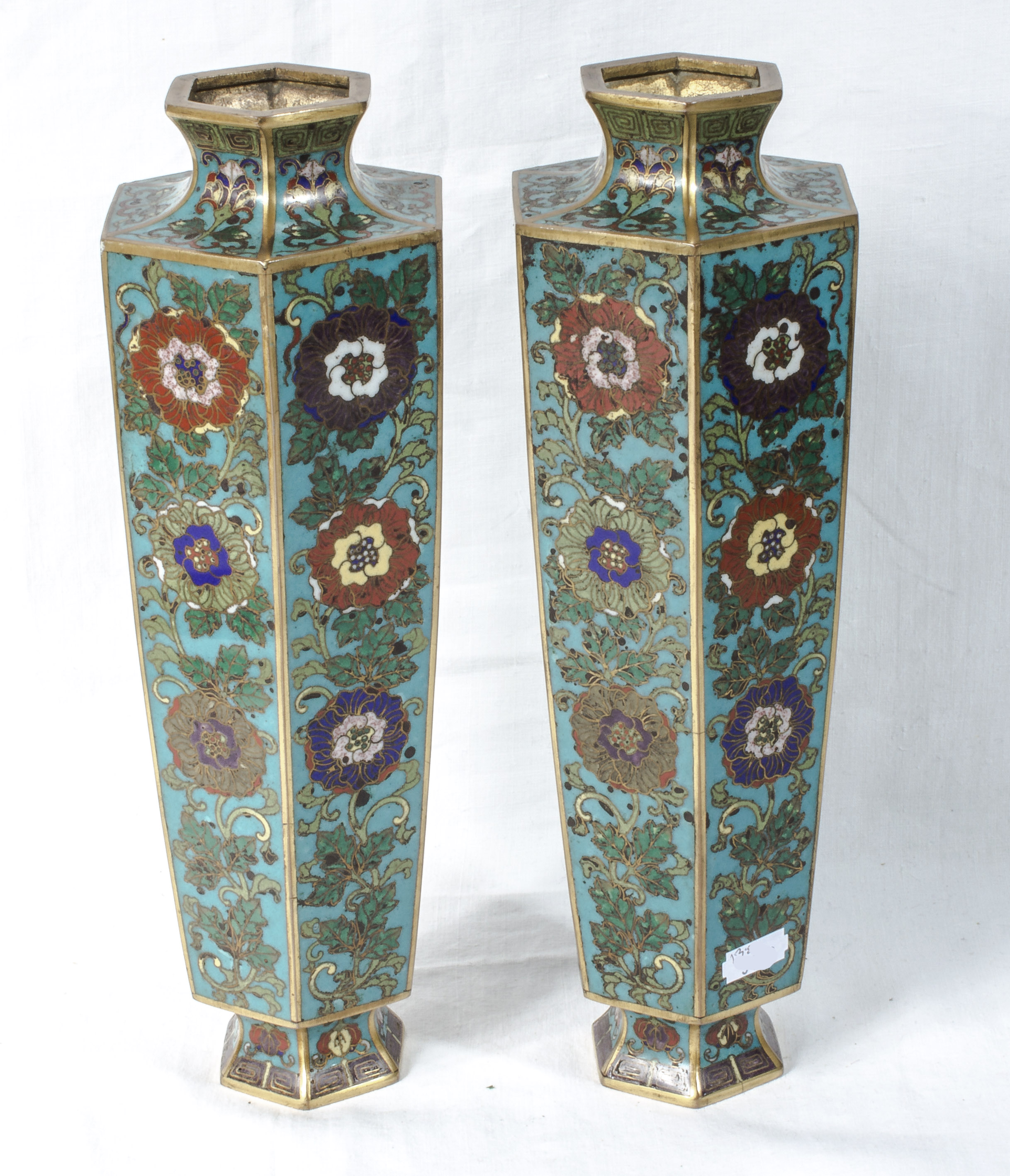 A pair of Chinese cloisonne vases Cheng Lung period - Image 4 of 6