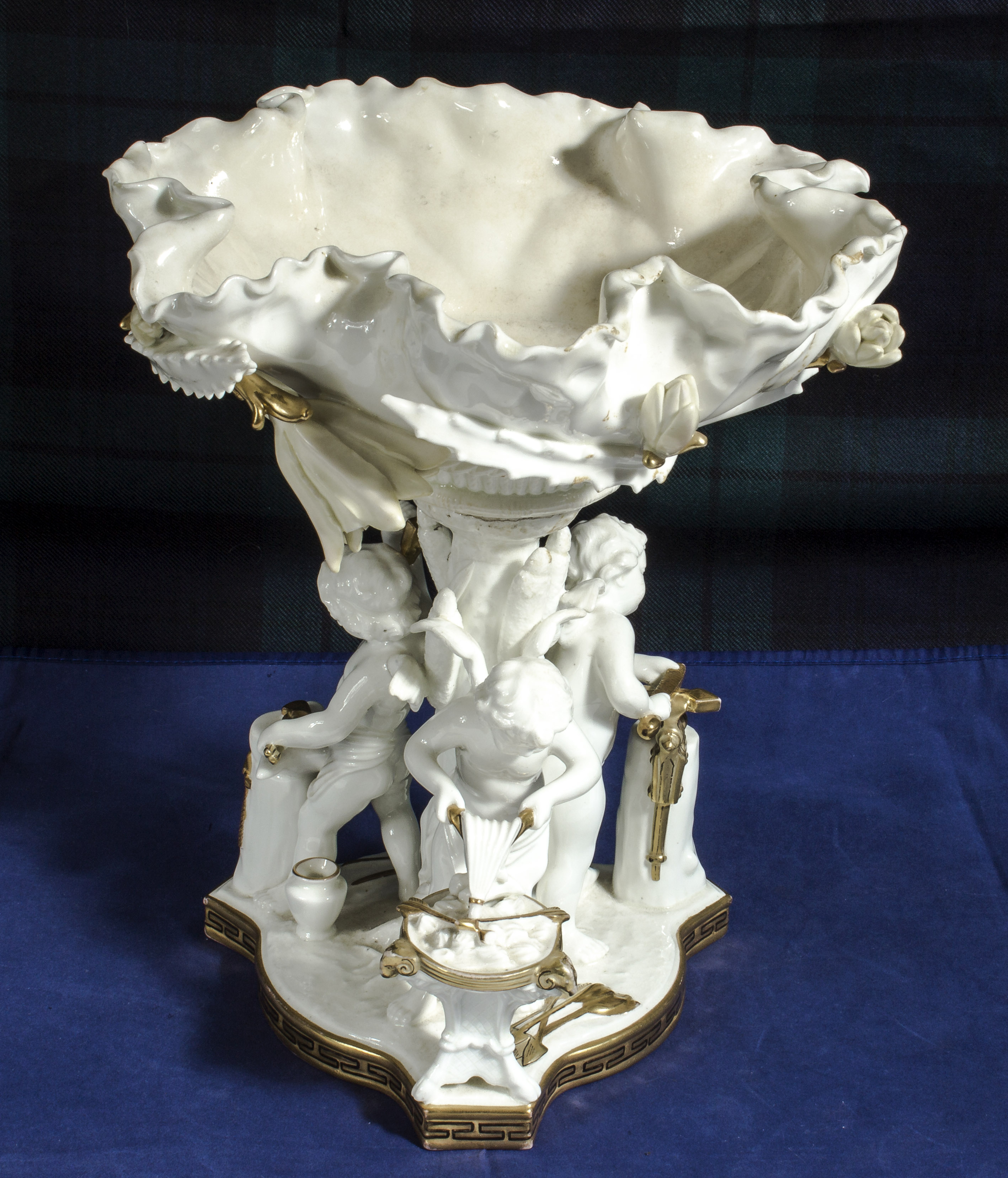 A Moore's Brothers comport, 28cm high - Image 3 of 6