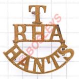T / RHA / HANTS brass Royal Horse Artillery shoulder title circa 1908-20. Loops 1st South Western