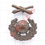 Royal Marine Artillery 1902-23 Officer’s OSD bronze cap badge. Globe and laurel surmounted by