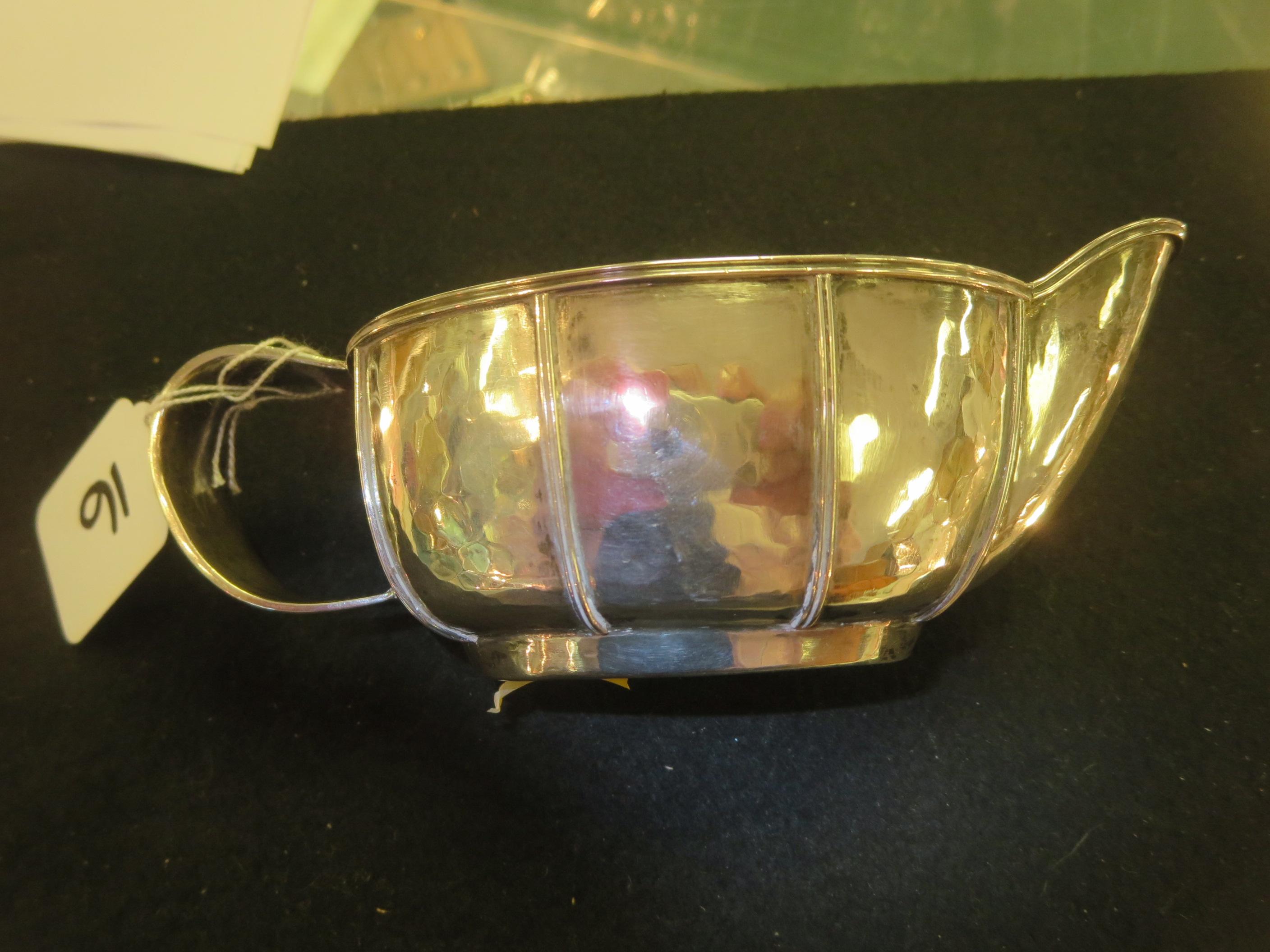 A George V silver Sauce Boat with Arts & Crafts hammered and ribbed design, London 1935 maker: AS - Image 6 of 7