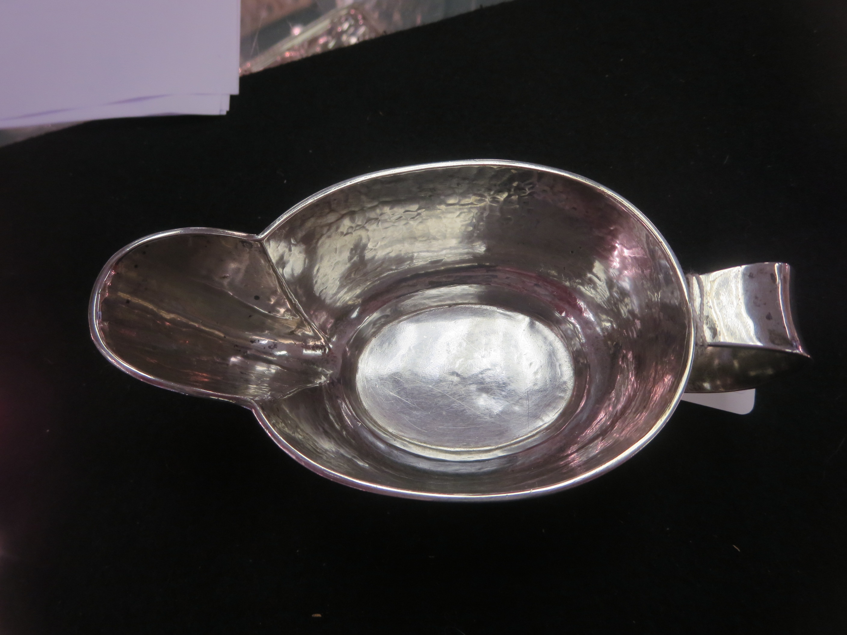 A George V silver Sauce Boat with Arts & Crafts hammered and ribbed design, London 1935 maker: AS - Image 4 of 7