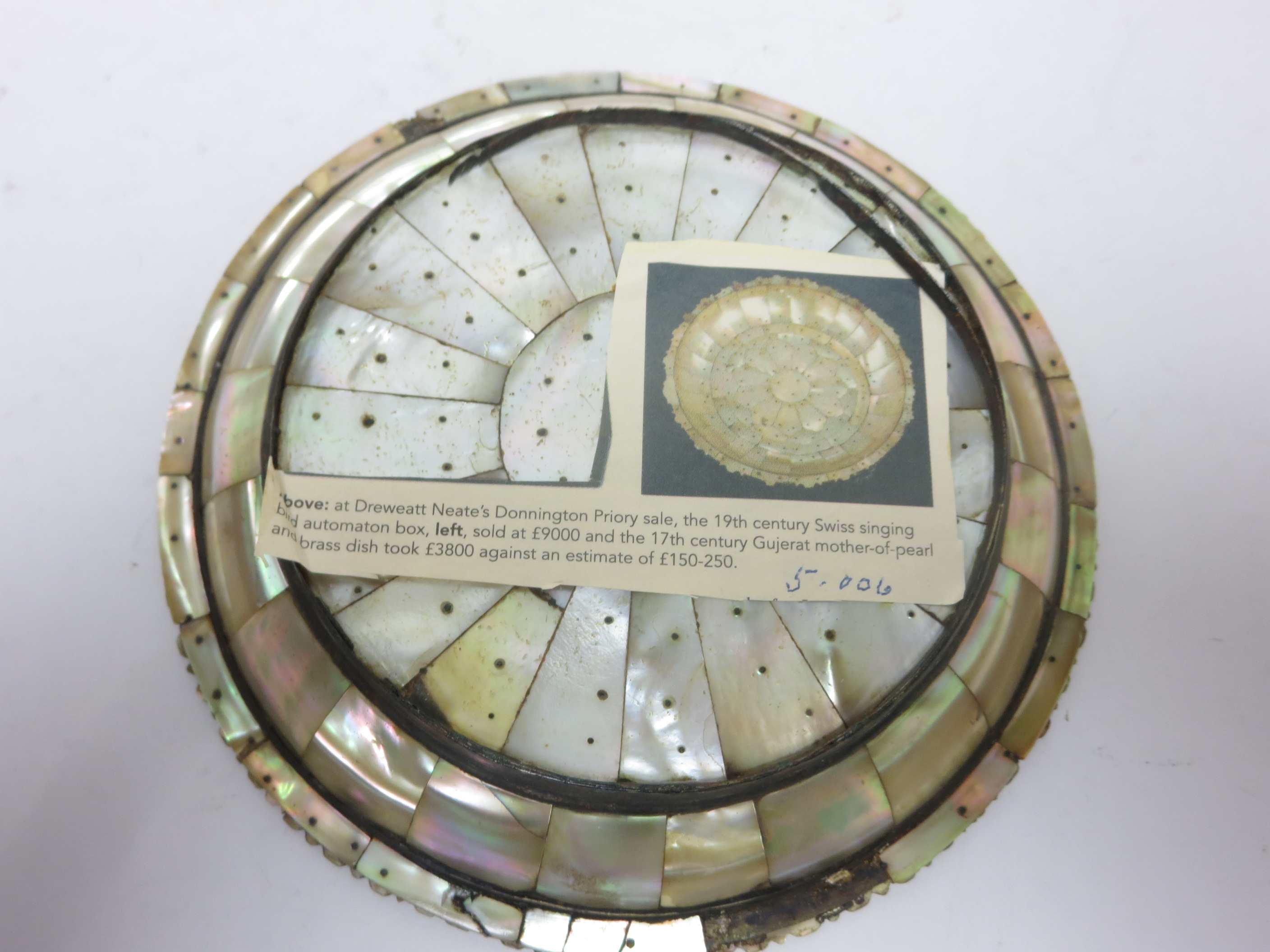 A rare Indo-Portuguese mother of pearl and brass Dish, Gujarat, India, 17th Centuryof shallow - Image 7 of 8