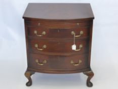 Mahogany Bow Fronted Chest of Drawers, with brush slide, on cabriole feet, approx 71 x 61.5 x 44