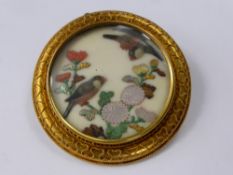 A Lady's Antique 9 Ct Yellow Gold Japanese Shibayama Button Brooch/Pendant, the brooch depicting