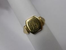 A Gentleman's 9 Ct Yellow Gold Ring, size R., approx wt 5.4 gms.