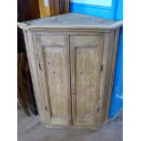 A Vintage Pine Kitchen Corner Cupboard, with three internal shelves, approx 100 x 80 x 48 cms