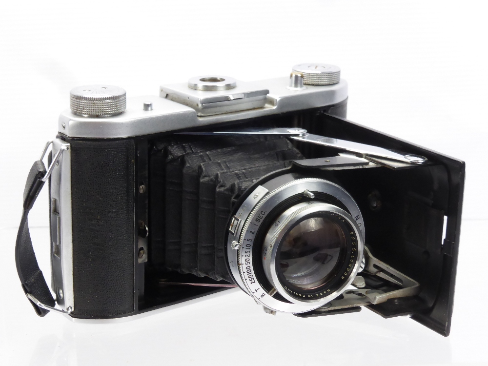 Gentleman's Lot, including a vintage 1930's extendable Epsilon camera in the original case, two