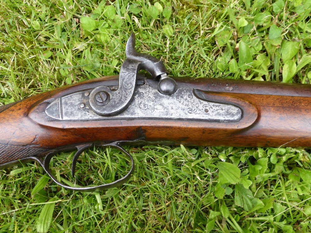 An English Single Barrel Percussion Shotgun, converted from flintlock, from early 1800's, approx 125 - Image 4 of 5