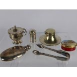 A Silver Mustard, Walker & Hall, Sheffield hallmark, dd 1904, together with a pepper Birmingham