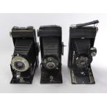 A Collection of Miscellaneous Antique Cameras, including Kodak Brownie, Kodak nr A120, Kodak JR 6-
