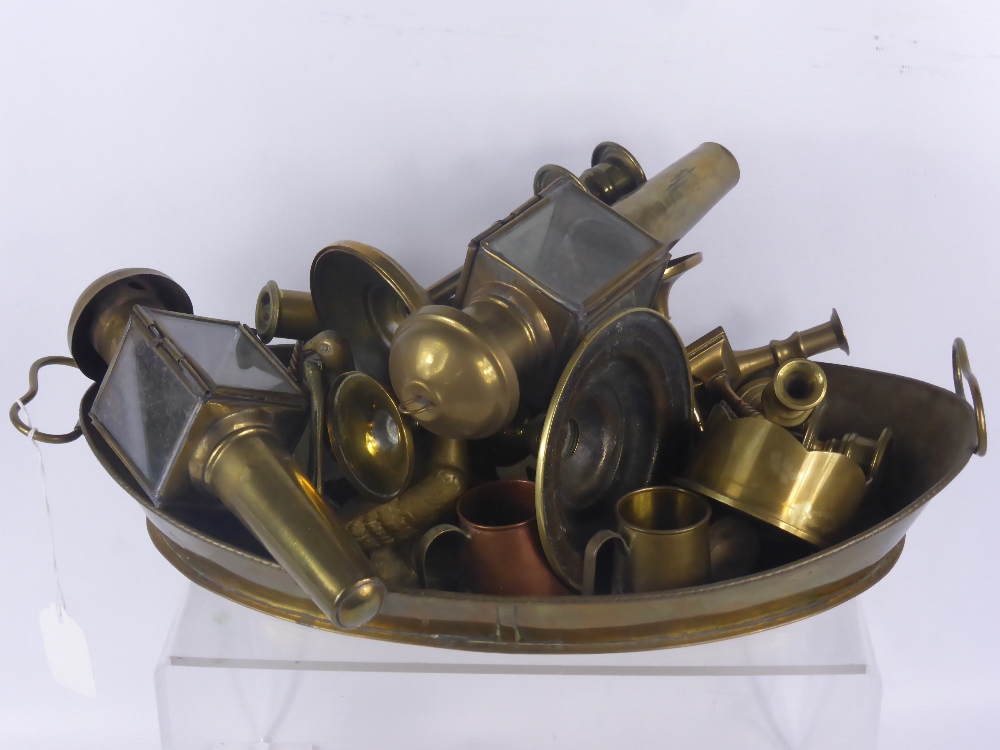 A Quantity of Brass, including two miniature coaching lamps, four sailing ships, two pigeons, six