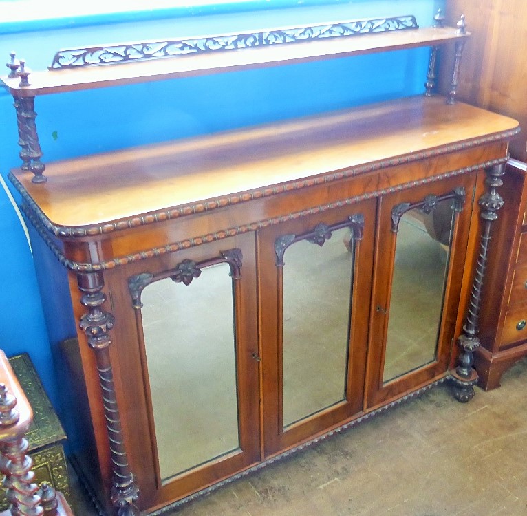 A Mahogany Sideboard, raised gallery with decorative carving, three glazed fronted cupboards - Bild 2 aus 2