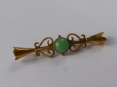 An Antique 14 ct/15 ct Aventurine Quartz Cabochon Yellow Gold Brooch